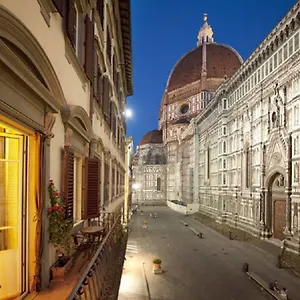 granduomo-charming-accomodation.it-tuscanyhotel.com/