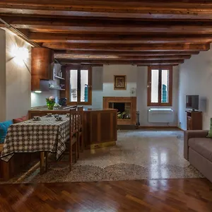https://calle-del-forno-apartment.hotelinveneto.com